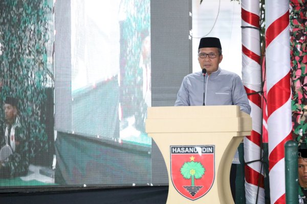 Gebyar Ramadan, Danny Pomanto Dampingi Pangdam XIV Hasanuddin Bagi-Bagi Sembako ke Anak Yatim Piatu