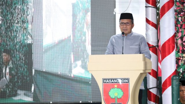 Gebyar Ramadan, Danny Pomanto Dampingi Pangdam XIV Hasanuddin Bagi-Bagi Sembako ke Anak Yatim Piatu