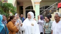 Wawali Fatmawati Rusdi Sapa Warga Longwis Perpignan, Bagikan Sembako dan Imbau Tingkatkan Ibadah Jelang Akhir Ramadan
