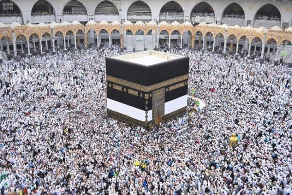 Arab Saudi Minta Jemaah Umrah Tak Bawa Barang Berharga, Maksimal Bawa Uang Tunai Rp240 juta