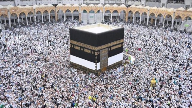 Arab Saudi Minta Jemaah Umrah Tak Bawa Barang Berharga, Maksimal Bawa Uang Tunai Rp240 juta