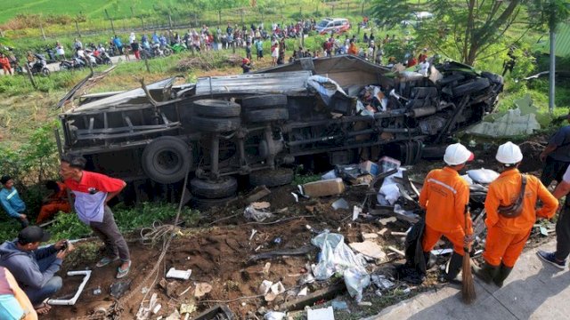 Kecelakaan Beruntun di Tol Semarang-Solo, 6 Tewas