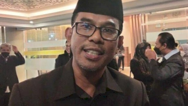 Pj. Bupati Takalar Laksanakan Sholat Tarwih Bersama di Rumah Jabatan