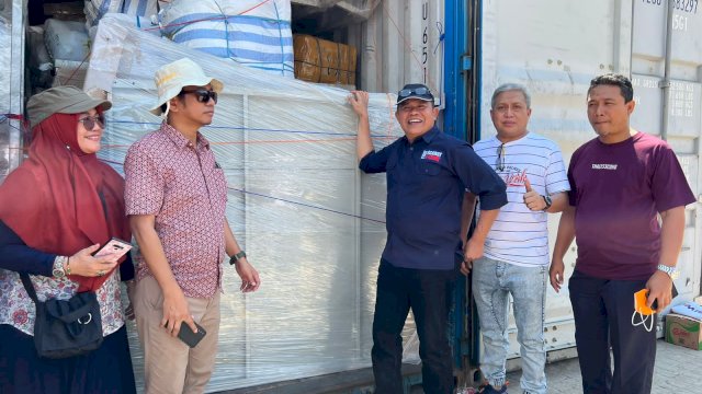 Kadis Perkimtan &ldquo;Unboxing&rdquo; Peralatan Arsinum untuk 11 Titik Lokasi Pulau dan Pesisir di Sulsel