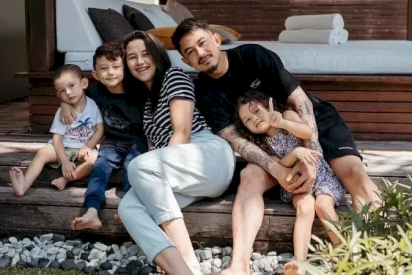 Tulis Pesan Menyentuh buat Dahlia Poland, Fandy Christian: ‘Aku Harap Keluarga Kita Baik-baik aja’