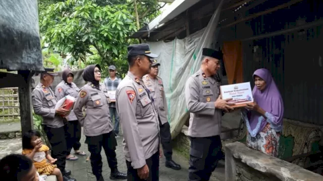 Polres Pangkep Bagi-bagi Sembako Ramadhan