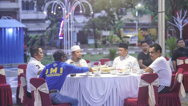 Andi Sudirman Awali Kegiatan di Wajo dengan Berkunjung ke Taman Callaccu