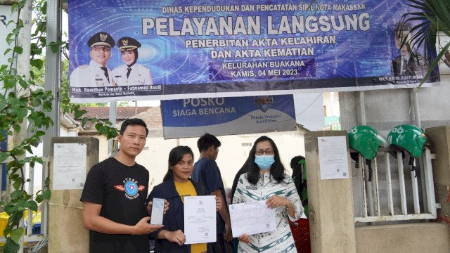 Layanan Mobile atau Jemput Bola Disdukcapil Makassar di Kelurahan Buakana, Kecamatan Rappocini.