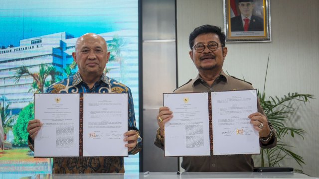 Mentan SYL dan Menkop UKM Teten Masduki Tandatangani Kesepakatan Kerjasama dalam Usaha Pengembangan Peternakan.