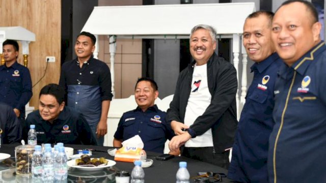 Ketua DPW NasDem Sulsel, Rusdi Masse Bersama Bupati Pinrang, Andi Irwan Hamid.