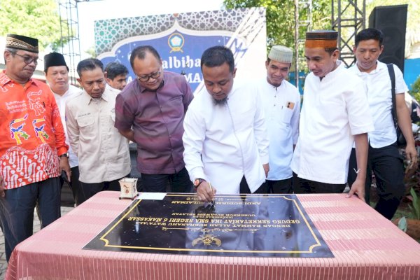 Gubernur Andi Sudirman Resmikan Sekretariat IKA SMAN 6 Makassar