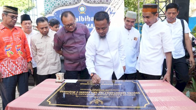 Gubernur Andi Sudirman Resmikan Sekretariat IKA SMAN 6 Makassar