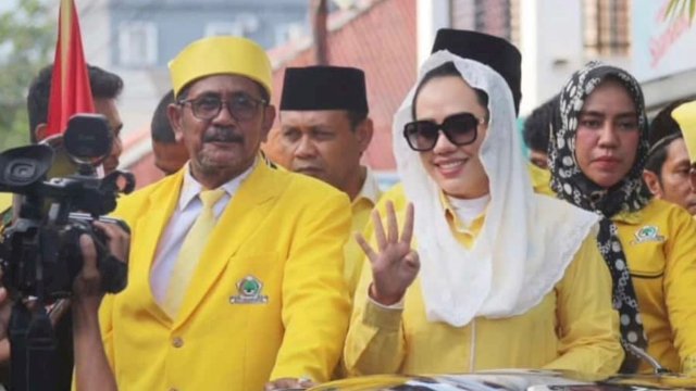 Ketua DPD I Golkar Maluku Utara, Alien Mus Bersama Pengurus DPD Mendaftar Caleg ke KPU.