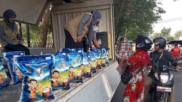 Disdag Makassar Kembali Gelar Operasi Pasar, Kali Ini dengan Konsep Drive Thru
