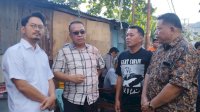 Camat Juliaman Dampingi dr. Udhin Serahkan Bantuan untuk Korban Kebakaran di Kelurahan Lette Mariso