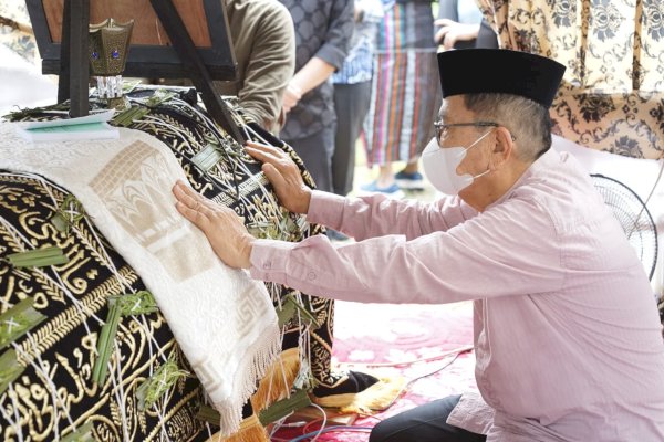 Walikota Palopo Hadiri Pemakaman Wabup Luwu, Alm. Syukur Bijak