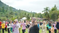 Hayarna Basmin Ajak Masyarakat Bajo Barat  Luwu Jaga Kebugaran Tubuh