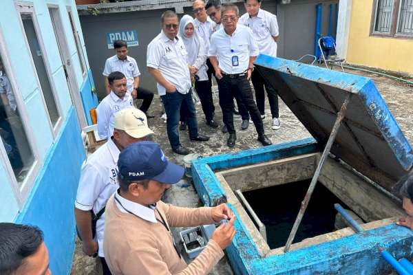 Direksi Perumda Air Minum Kota Makassar Tinjau Reservoir di Asrama Haji Sudiang.