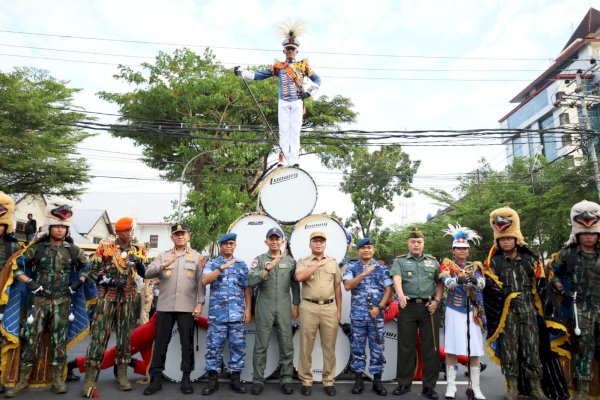 Latihan CWP di Kota Makassar, Danny Pomanto Saksikan Kirab dan Display Drumband Taruna AAU