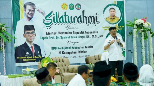 Dialog dengan Petani di Takalar, Mentan Syahrul Ajak Tanam Komoditas Unggul