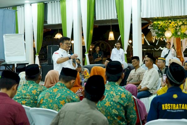 Mentan SYL Ajak Penyuluh dan Petani di Takalar-Sulsel Tanam 10.000 Batang Kelapa