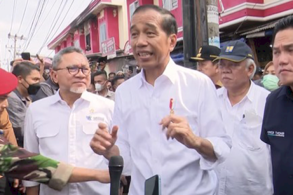 Jokowi Minta Warga Lapor Jika Ada Jalan Rusak: Sampaikan ke Saya!