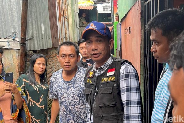 Rudianto Lallo Beri Bantuan Korban Angin Puting Beliung di Cambaya