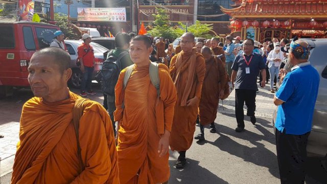 Sambut Waisak, 32 Biksu Jalan Kaki dari Thailand ke Borobudur