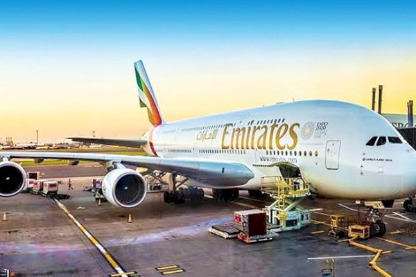 Bersejarah, Pesawat Terbesar Emirates A380 Mendarat Sempurna di Bandara Ngurah Rai