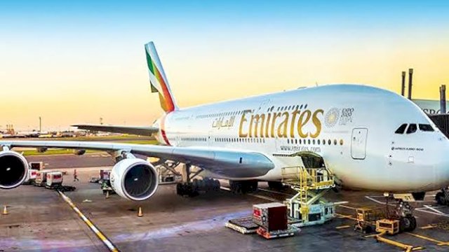 Bersejarah, Pesawat Terbesar Emirates A380 Mendarat Sempurna di Bandara Ngurah Rai