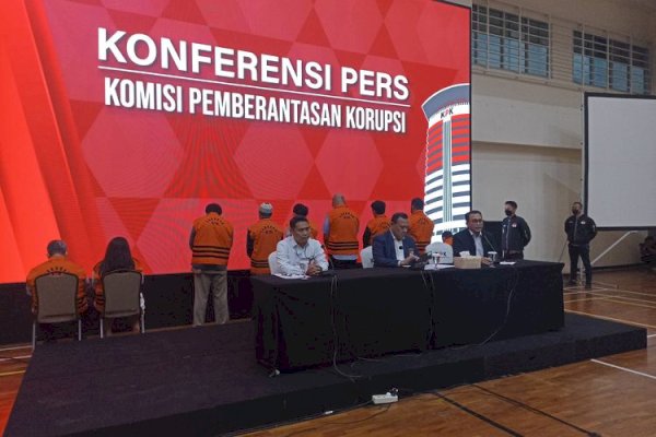 KPK Umumkan 10 Tersangka Korupsi Tunjangan Kinerja Kementerian ESDM