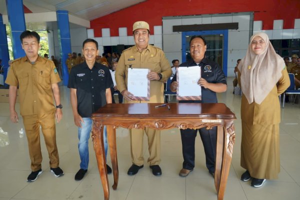 Penandatangan MoU Penataan dan Pengelolaan Pasar Butta Salewangang Maros