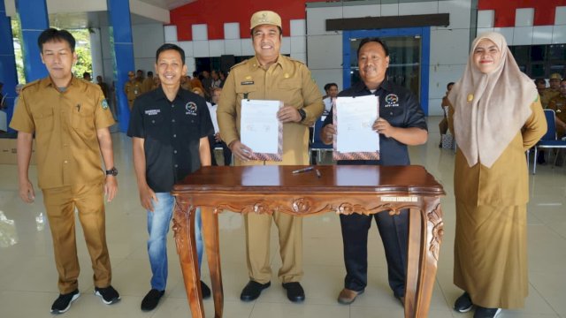 Penandatangan MoU Penataan dan Pengelolaan Pasar Butta Salewangang Maros