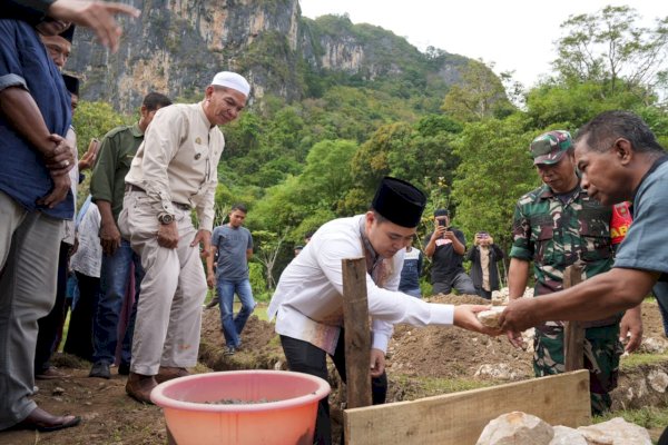 Peletakan Batu Pertama Masjid Riyadhul Jannah Panaikang Pangkep