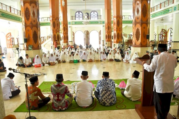 Walikota Palopo Judas Amir Hadiri Bimbingan Manasik Haji Di Masjid Agung