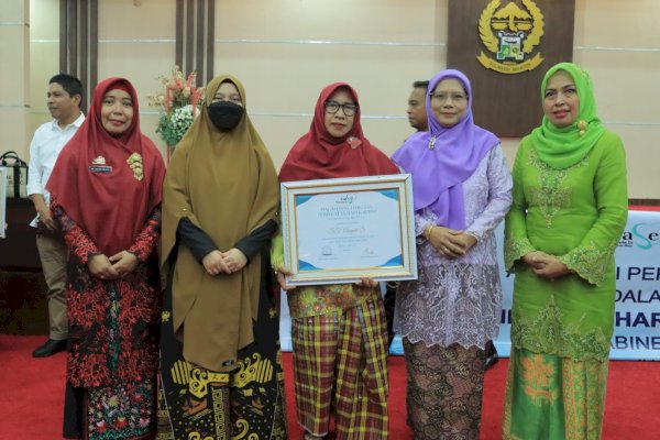 Takalar Raih Penghargaan Perempuan Berjasa dan Berprestasi Tingkat Provinsi Sulsel