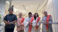 Indira Yusuf Ismail Dorong Kreativitas UMKM Fashion Lokal Lewat Peresmian Butik di TSM Makassar