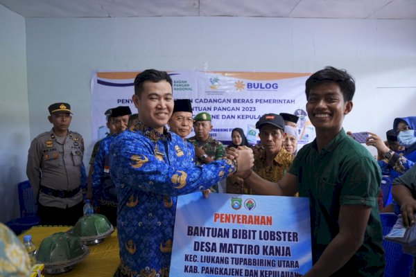 Bupati MYL Bagikan Bantuan di Pulau