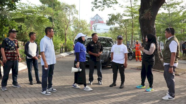 Kadis PU Makassar Zuhaelsi Dampingi Wawali Fatmawati Rusdi Pantau Aksi Jumat Bersih