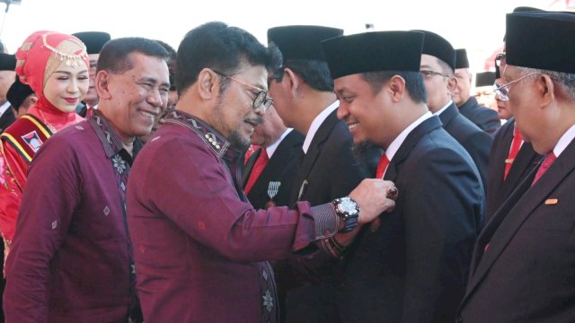 Gubernur Andi Sudirman Terima Penghargaan Satyalancana Wira Karya Presiden RI