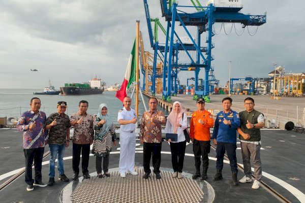 Alamsyah Sahabuddin Dampingi Wali Kota Danny Pomanto Kunjungi Kapal Perang Italia