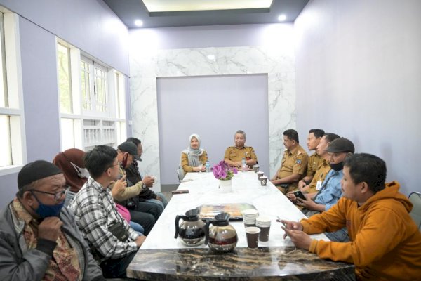 Pemprov Sulsel Serahkan Bantuan Sosial Berdasarkan DTKS