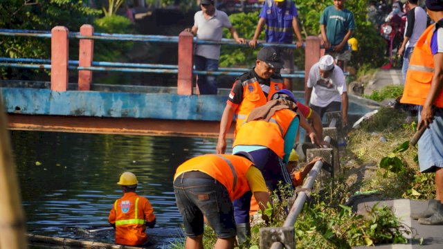 Pemerintah Kecamatan Makassar Guatkan Program Bersih-bersih Kanal