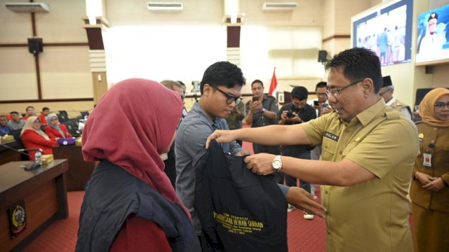 Andi Aslam Patonangi Lepas Petugas Kesehatan Hewan Qurban