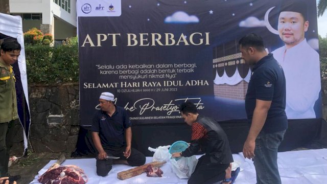 Momen Idul Adha 1444 H, APT-Phinisi Hospitality Bagikan Ratusan Paket Daging Kurban