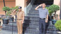 Pimpin Upacara Bendera, Camat Benyamin Tekankan Jaga Kesadaran Sebagai Abdi Negara