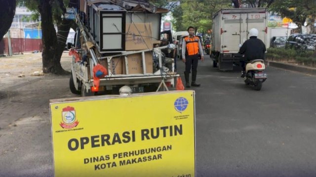 Dishub Bersama Polrestabes Makassar Lakukan Penertipan Perwali 94 Tahun 2013