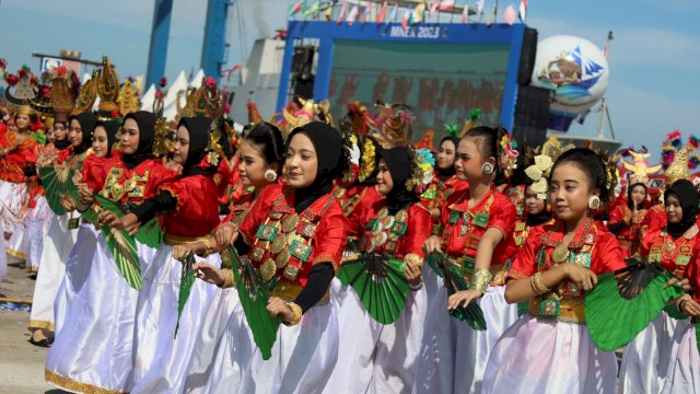 Pemkot Makassar Persembahkan Penampilan 500 Penari Kolosal di Hadapan 36 Jenderal Peserta MNEK