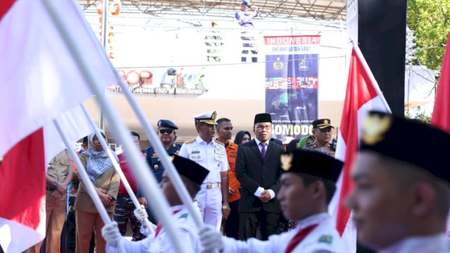 Danny Pomanto-Brigjen TNI Amir Kasman Lepas Peserta City Parade MNEK 2023