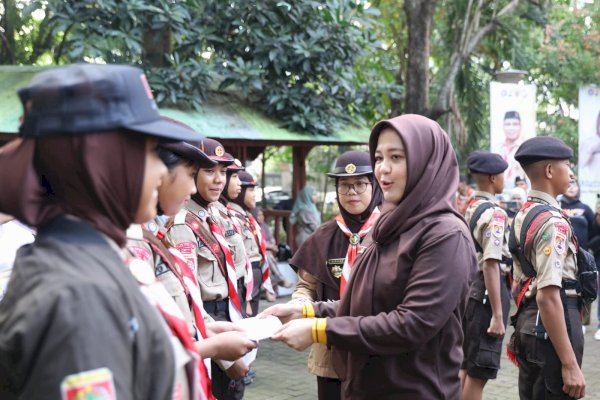Wawali Fatmawati Rusdi Lepas Putra-Putri Pramuka Makassar Wakili Sulsel Lomba di Cibubur, Target Juara!